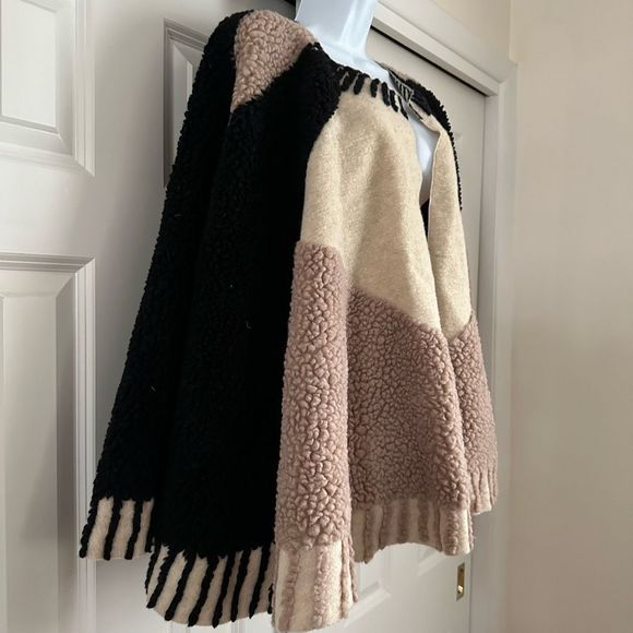 Maeve by Anthropologie Dusk & Dawn Capelet black - Picture 7 of 9